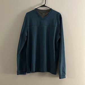 Can Heusen Long sleeve shirt with false undershirt